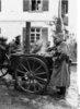 Bundesarchiv_Bild_201-MA34-370-91-21,_Hayingen,_Soldaten_an_Feldküche.jpg