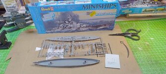 Click image for larger version  Name:	Scharnhorst orig kit box etc may25  (2).jpg Views:	0 Size:	261.4 KB ID:	1257883