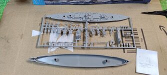 Click image for larger version  Name:	Scharnhorst orig kit box etc may25  (4).jpg Views:	0 Size:	375.5 KB ID:	1257886