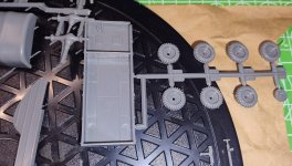 DUKw airfix orig kit dec24 (5).jpg