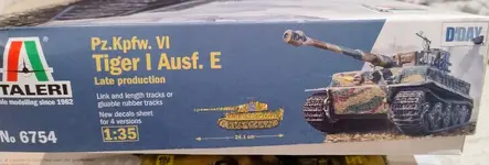 Italeri Tiger 1_35th scale  (3).webp