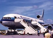 L1011 in Nassau Bahamas 1970s-1980s boarding-unboarding.webp